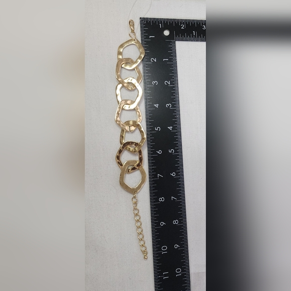 Gold Rhodium Plated Flat Chain Link Hammered Style Bracelet New - Picture 6 of 6